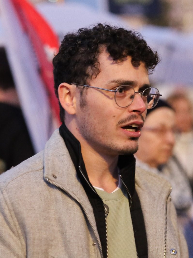 חנניה בהפגנה